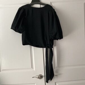 EUC Vince Camuto top
